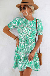 Vestido mini de cuello redondo con estampado de volantes